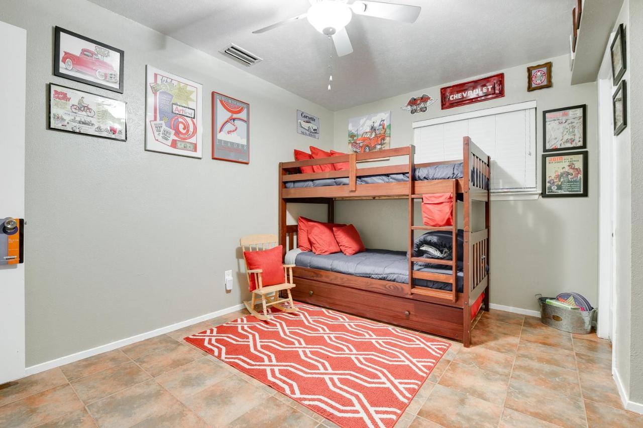Arlington Home With Patio, Walk To Atandt Stadium! Exteriér fotografie