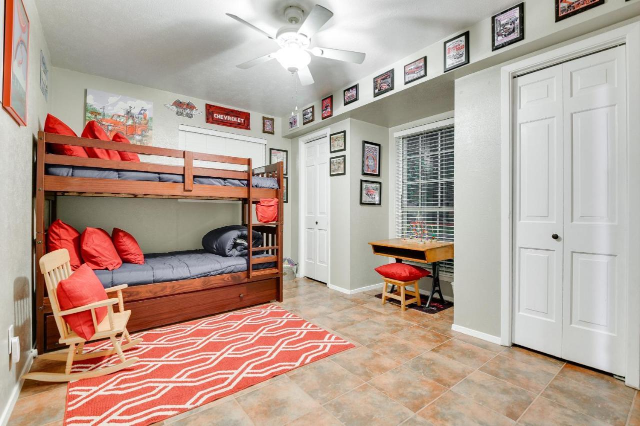 Arlington Home With Patio, Walk To Atandt Stadium! Exteriér fotografie